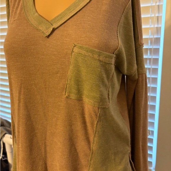 Hem & Thread Ribbed Knit Top - Picture 2 of 4